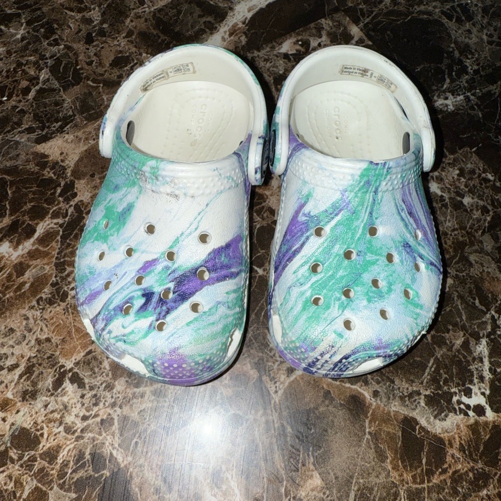 CROCS Kids White and Green Clogs